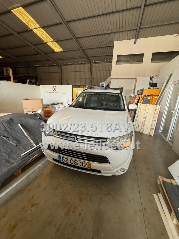 Veículo ligeiro de passageiros, da marca Mitsubishi, modelo Outlander (CW0), de