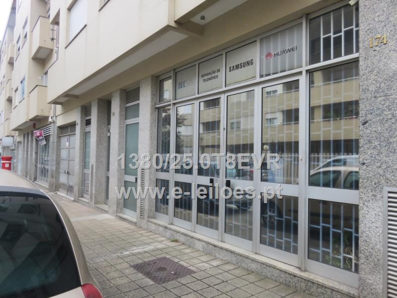 Estabelecimento Comercial composto por imóveis e bens móveis