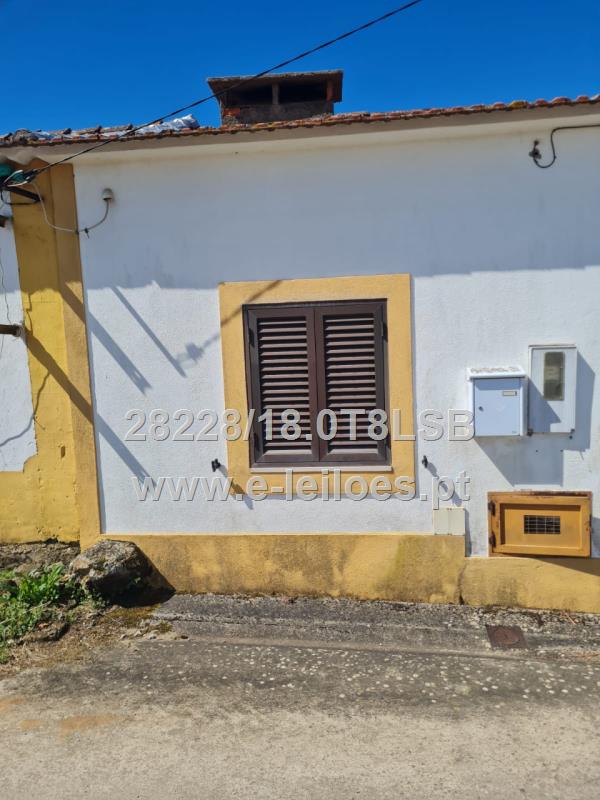 1/3 de Prédio Misto em S. Pedro de Tomar