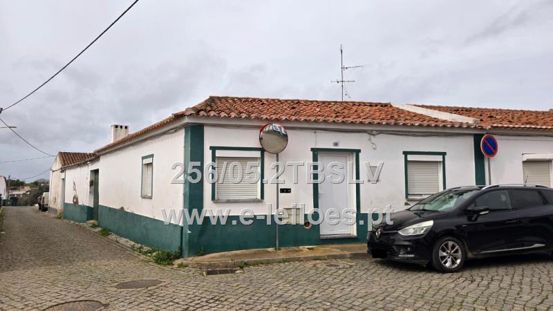 1/2 Casa térrea