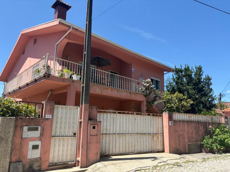 Fotografia de imóvel: Prédio em propriedade total sem andares div susceptiveis de utilização independe
