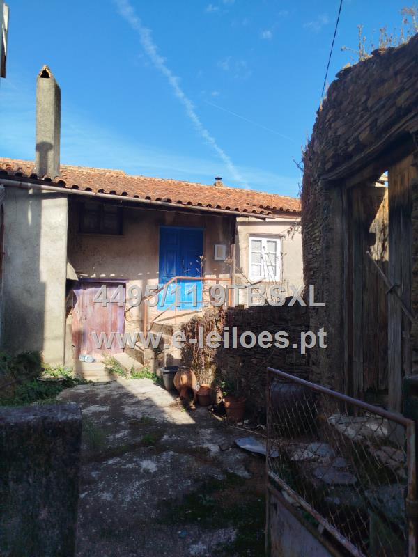Moradia em Monte Redondo - Folques