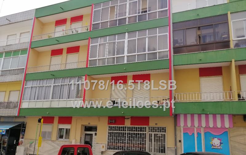 Apartamento T2 em Vialonga