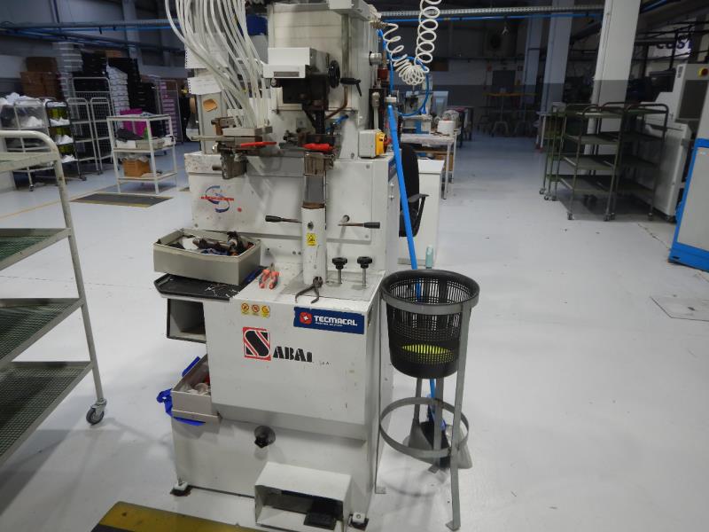 Fotografia de equipamento: Máquina de Pregar e Aparafusar saltos Sabal mod 550