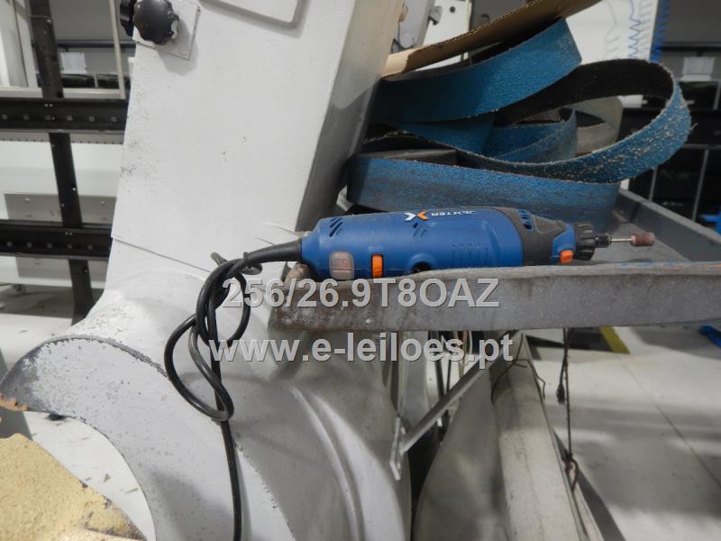 Várias máquinas para a indústria do calçado