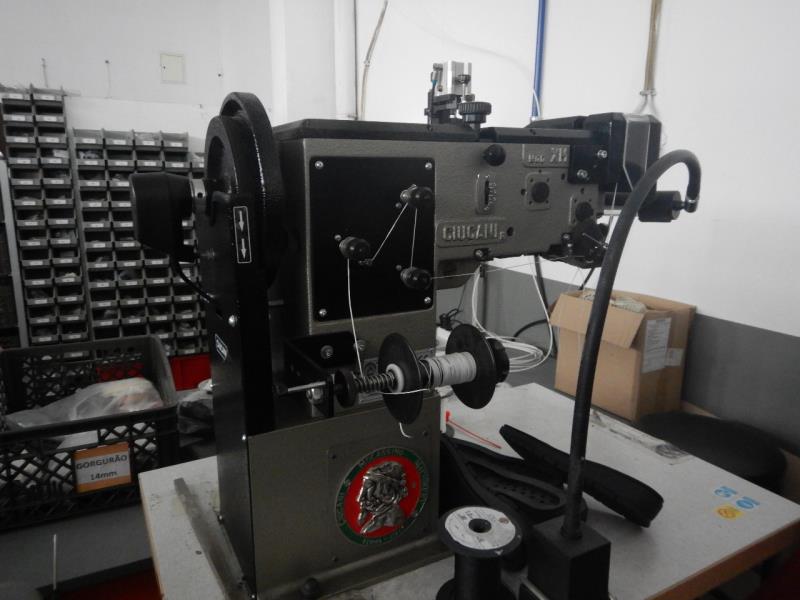 Fotografia de equipamento: Máquina de coser solas Ciucani XM - Reverse 247