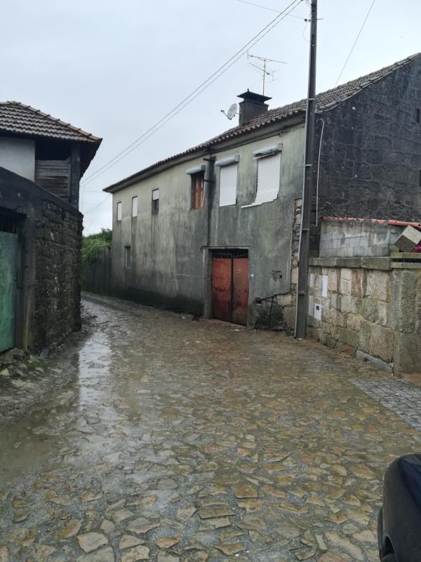 Fotografia de imóvel: Moradia com a tipologia T3 situada em Vilar de Figos, Barcelos