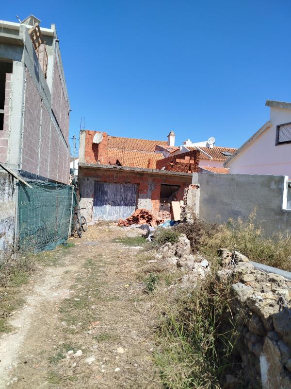 Fotografia de imóvel: PRÉDIO URBANO SITUADO NA SILVEIRA