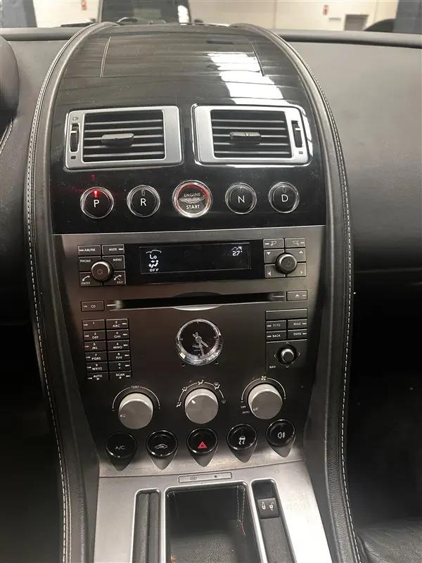 Fotografia de veículo: Aston Martin DB9