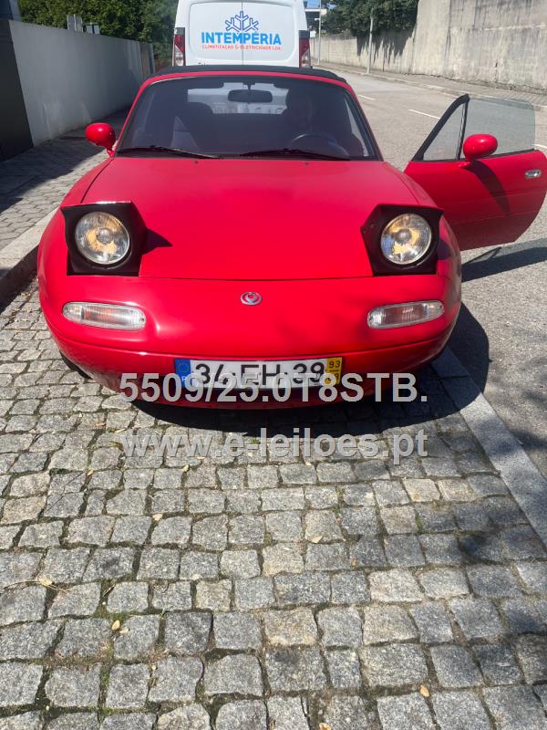 VEÍCULO ANTIGO - MAZDA MX5 com capota