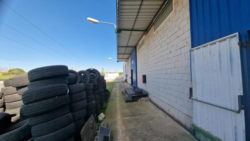 Fotografia de equipamento: Conjunto de pneus usados (V.47)