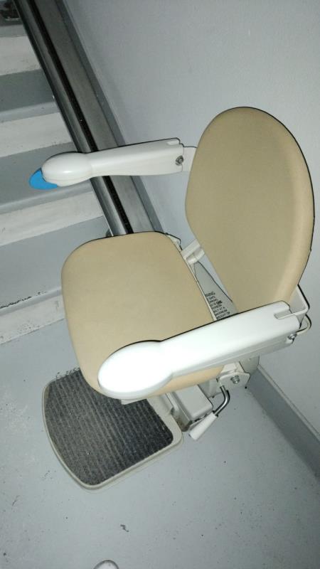 Fotografia de mobiliário: Lote composto por diverso Equipamento domestico