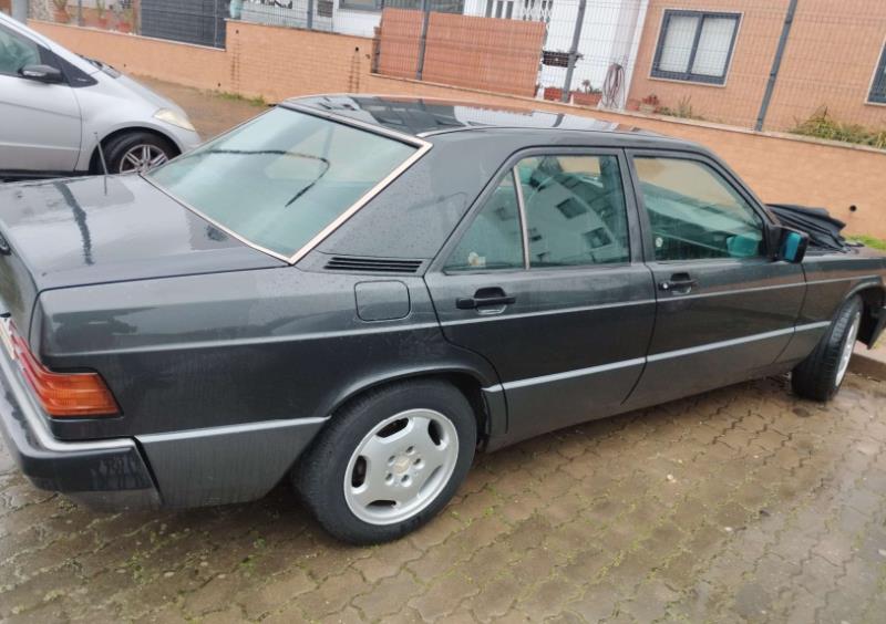 Fotografia de veículo: Automóvel Mercedes-Benz 190 D
