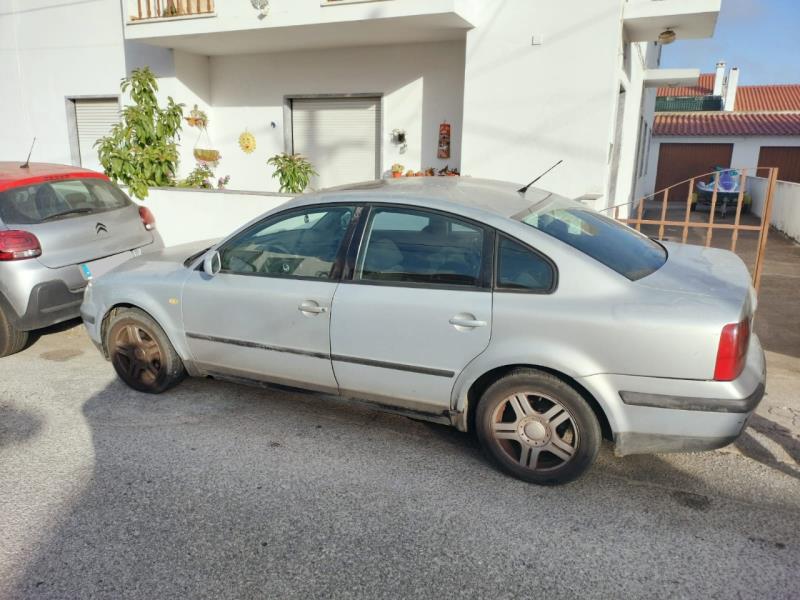 Fotografia de veículo: Veículo automóvel de marca  VOLKSWAGEN