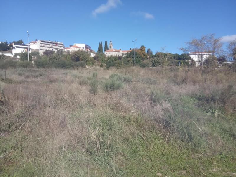 Fotografia de imóvel: Lote de terreno para construção (lote nº1) com 893.20 m2, em Aguiar da Beira
