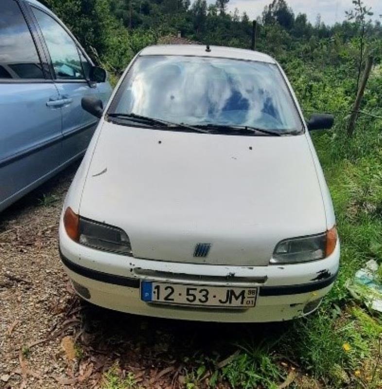 Fotografia de veículo: Veículo ligeiro de passageiros, modelo Fiat Punto, matrícula 12-53-JM