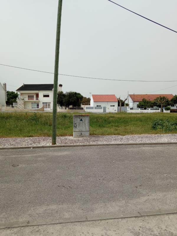 Fotografia de imóvel: *TERRENO PARA CONSTRUÇÃO EM PEGÕES - MONTIJO*