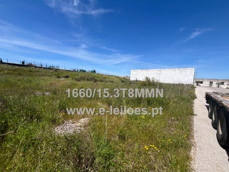 Terreno para construção industrial na Zona Industrial de Vila Viçosa - Lote 220
