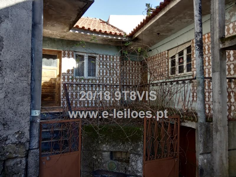Moradia abandonada com 30m2 em Coruche, Aguiar da Beira