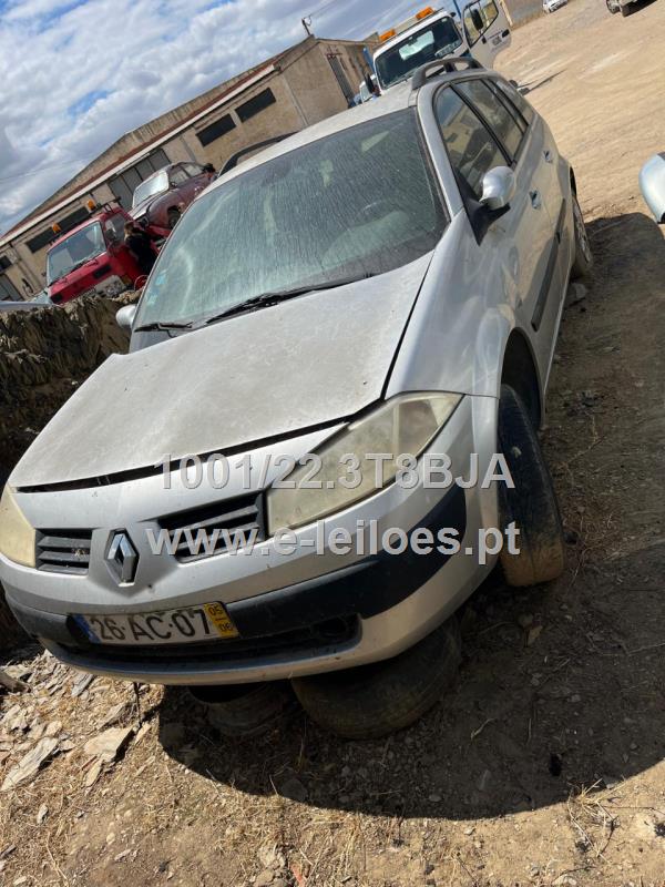 VEICULO AUTOMÓVEL "RENAULT M - MEGANE" ACIDENTADO MATRICULA "26-AC-07" ANO 2005