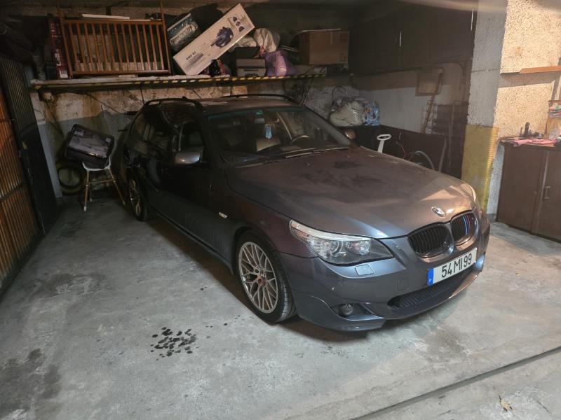 Fotografia de veículo: Veículo de passageiros da marca BMW