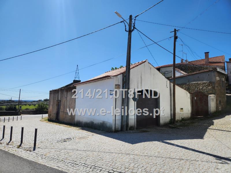 Casa em pedra, destinada a lagar de azeite, em Penamacor, Castelo Branco