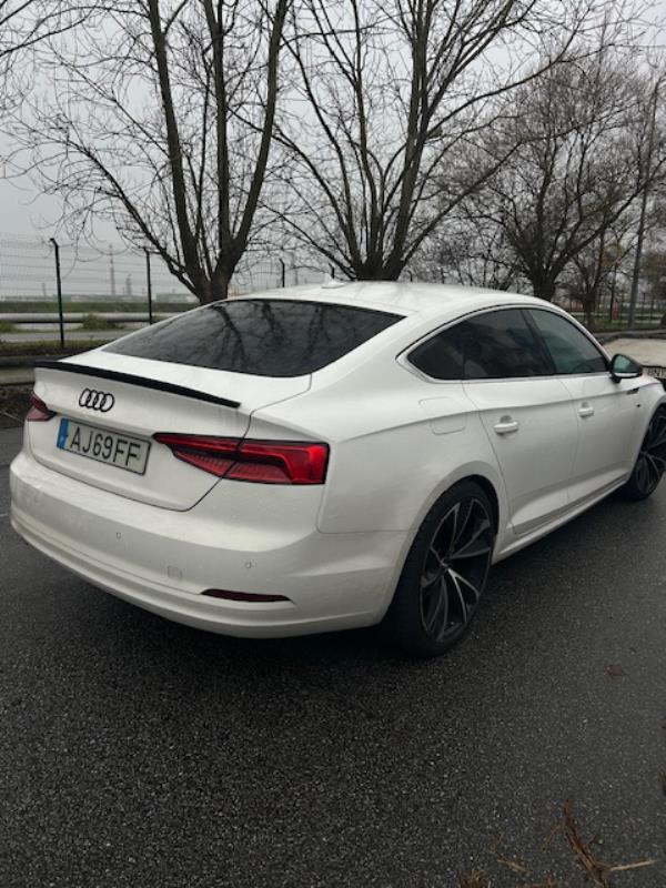 Fotografia de veículo: Audi B8