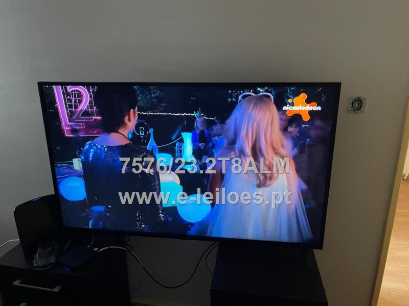 Uma televisão da marca LG,