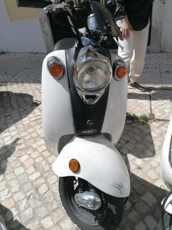 Fotografia de veículo: CICLOMOTOR KEEWAY de 50 cm3