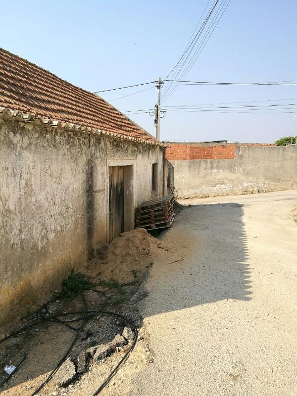 Fotografia de imóvel: Prédio Misto em São Bartolomeu dos Galegos
