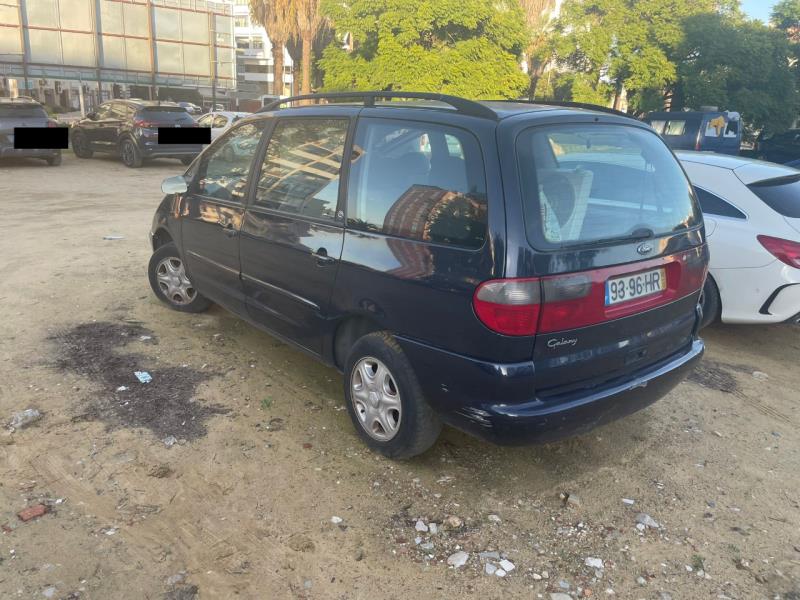 Fotografia de veículo: Veículo de  passageiros da marca FORD