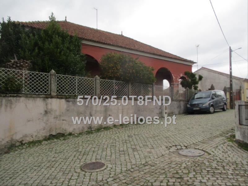 Moradia situada em Cebolais de Cima/ Castelo Branco