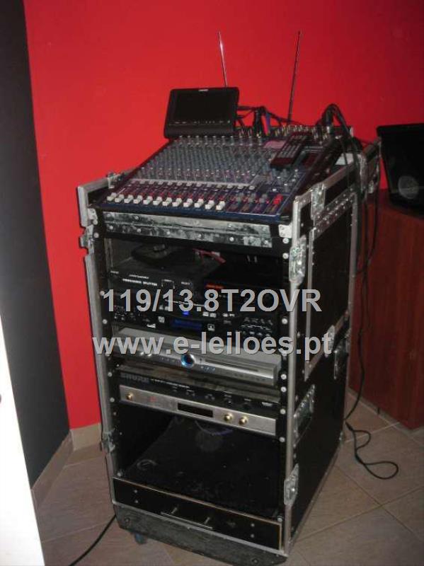 Equipamento de som e outros