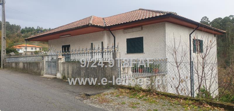 Moradia em Arões (São Romão), Fafe
