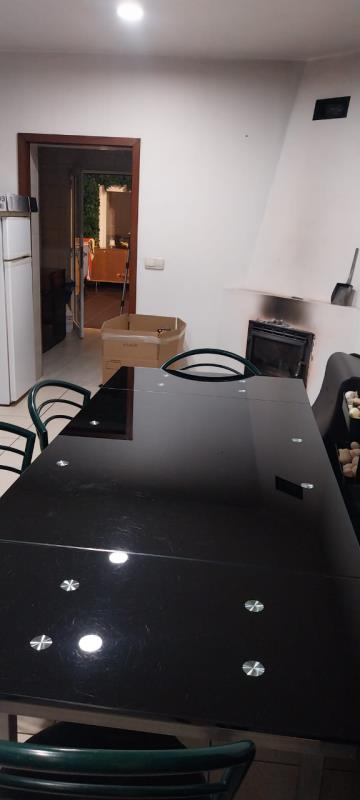 Fotografia de imóvel: Prédio urbano, composto de casa de habitação de rés-do-chão e logradouro