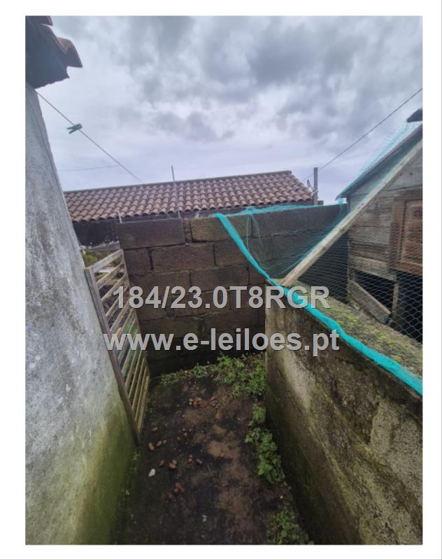 1/10 Prédio Urbano em Beira da Rocha