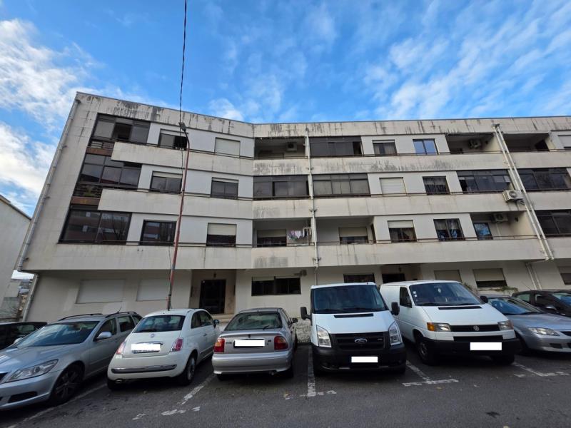 Fotografia de imóvel: Apartamento T3 + Garagem (cave em compropriedade) em S. José de S. Lázaro, Braga