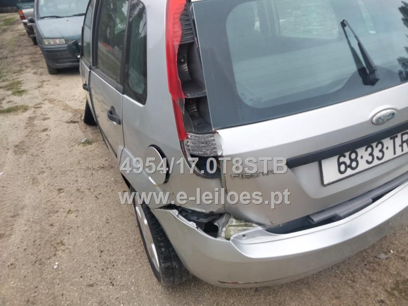 VIATURA DA MARCA FORD - 68-33-TR