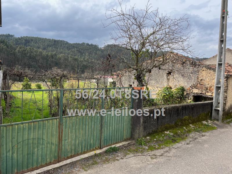 Lote de terreno destinado a construção, em Sazes do Lorvão