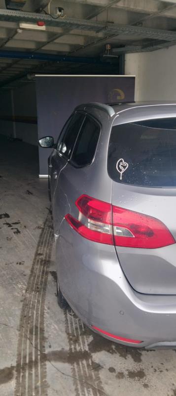 Fotografia de veículo: Veículo automóvel