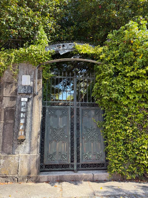 Fotografia de imóvel: PRÉDIO - ANTIGA PENSÃO RESIDENCIAL NO GERÊS