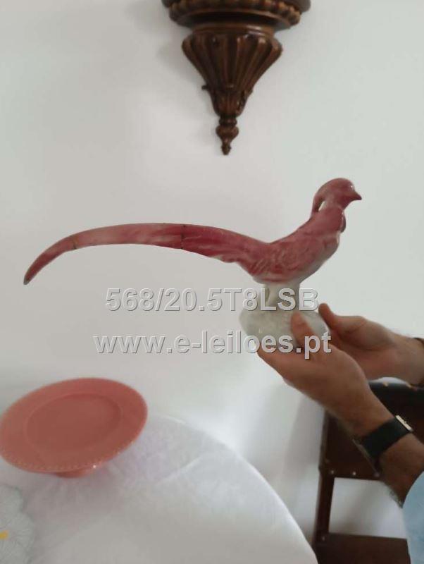 Dois pássaros decorativos