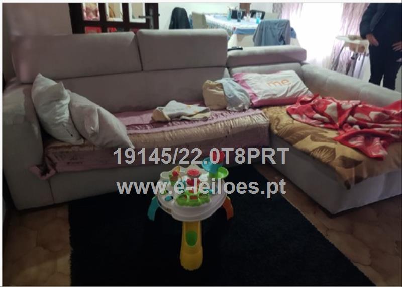 sofá, tv e móvel
