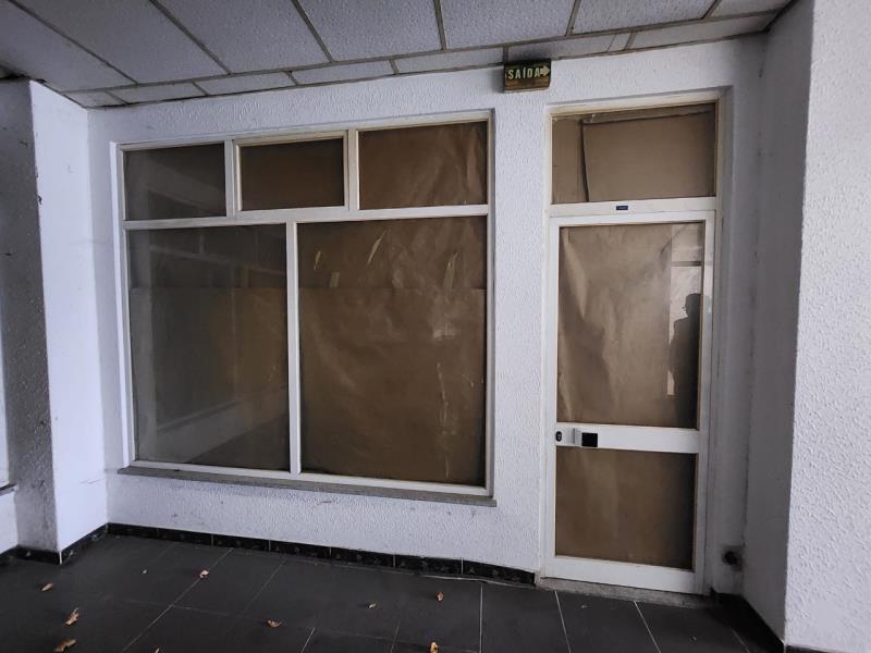 Fotografia de imóvel: Loja inserida em centro comercial em Viseu