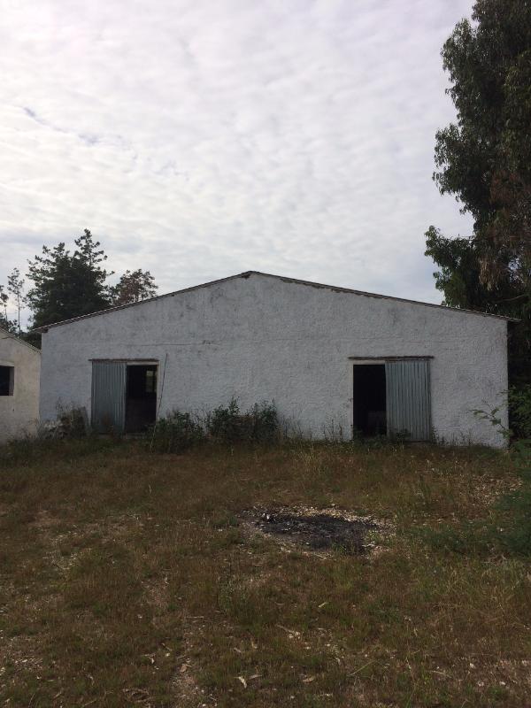 Fotografia de imóvel: Pavilhão para criação de Leitões