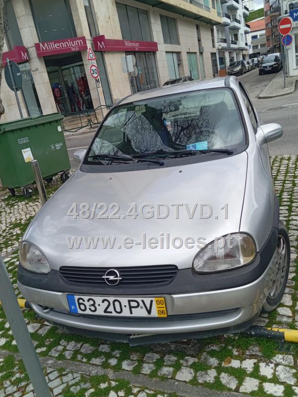 Automóvel OPEL, modelo CORSA-B