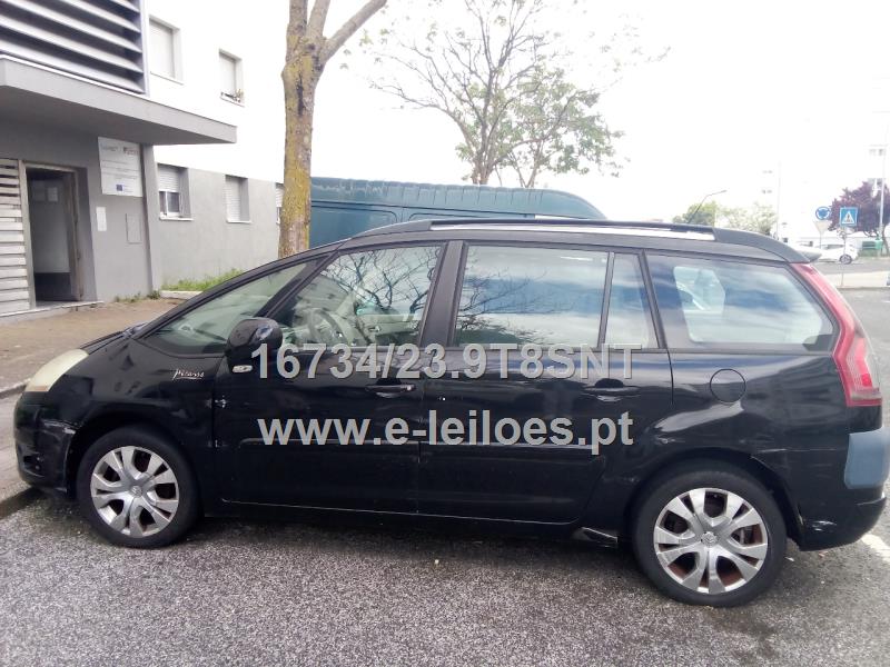 Veículo automóvel