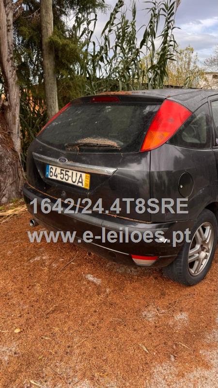 Veículo de passageiros da marca Ford