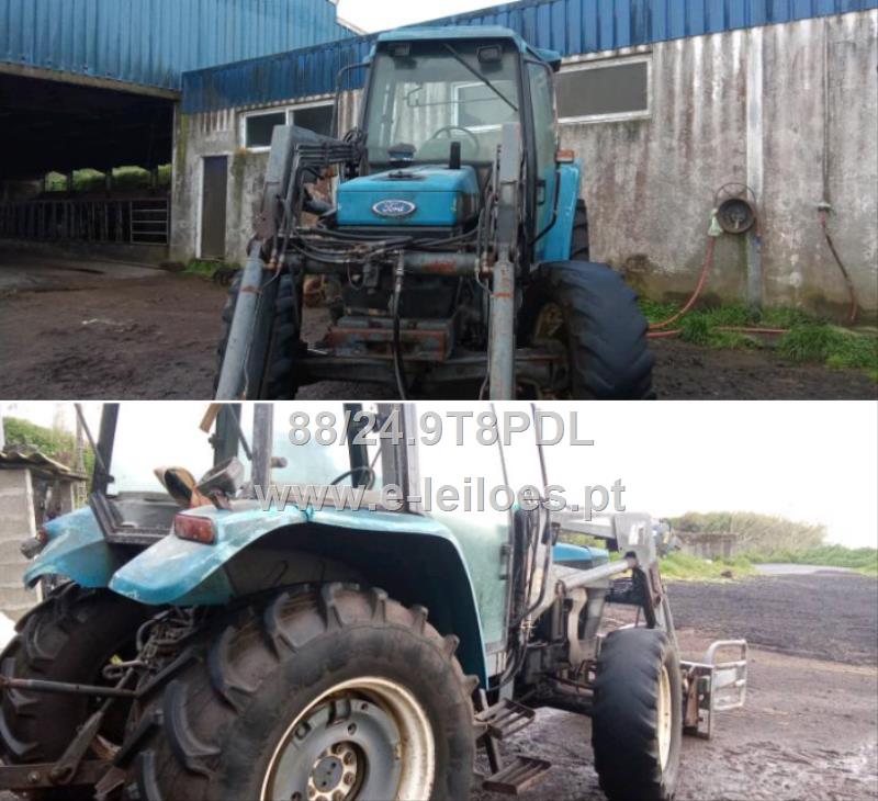 Trator Agrícola marca FORD, modelo 5640-4RM;
