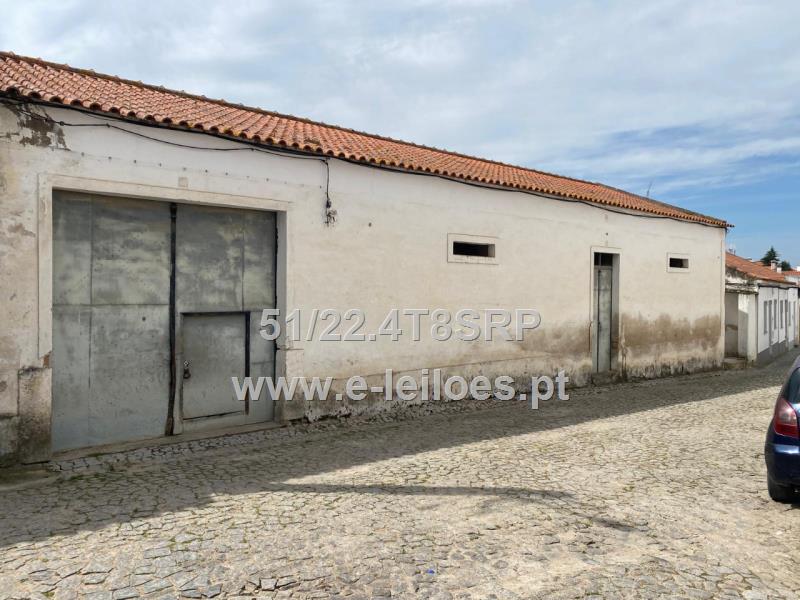 Imóvel em Pias com Quintal